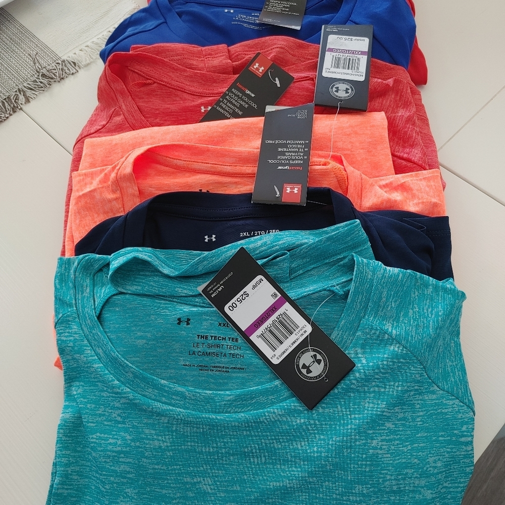 SOLD NWT Mens Under armour  swim  t shirts( 6)